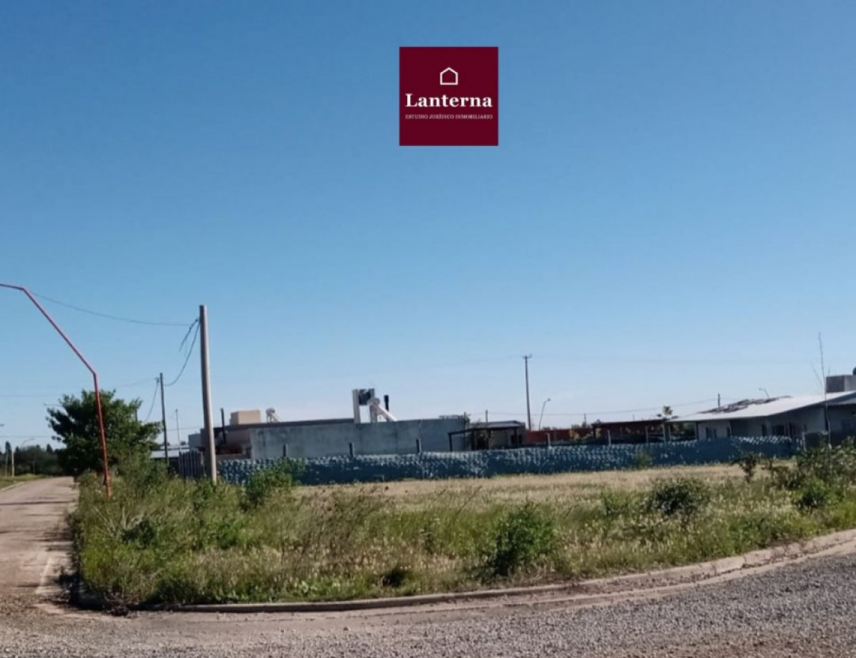 SE VENDE TERRENO EN ESQUINA DE 770M2 EN OASIS III