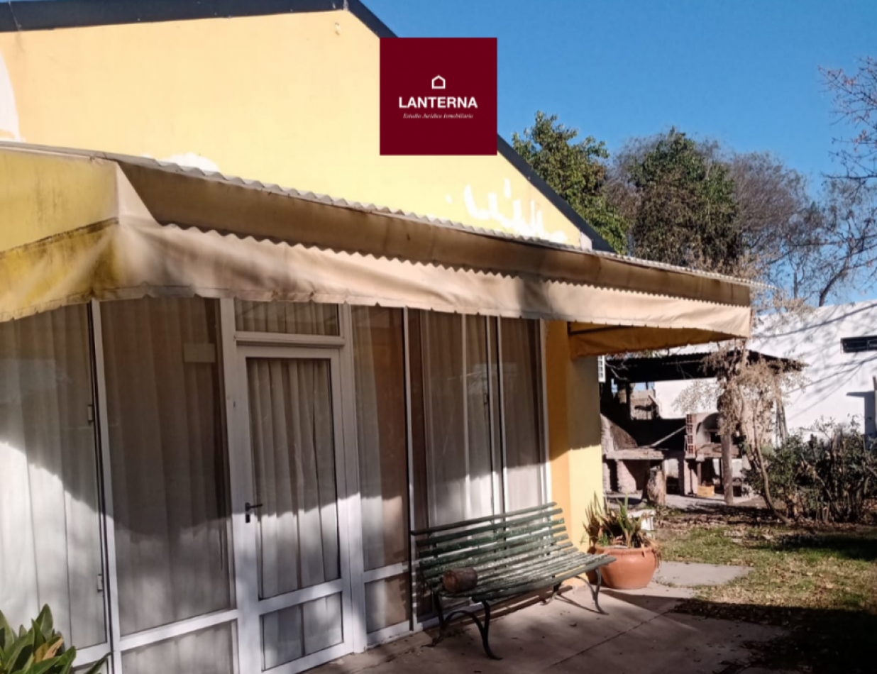 SE VENDE CASA QUINTA CON SALON