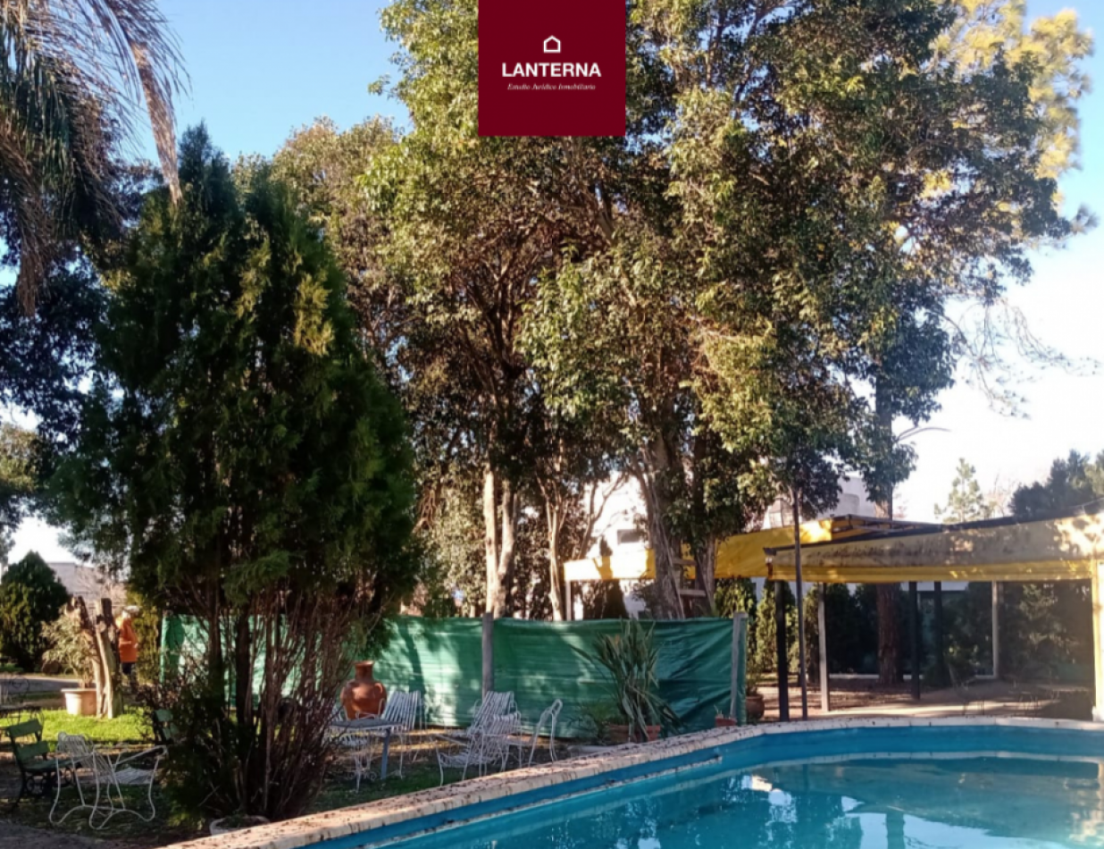 SE VENDE CASA QUINTA CON SALON