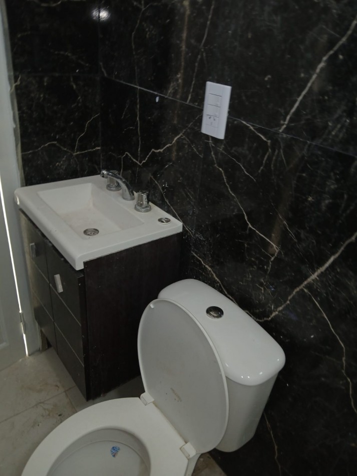 VENDO CASA INTERNA EN CALLE URQUIZA Y MENDOZA