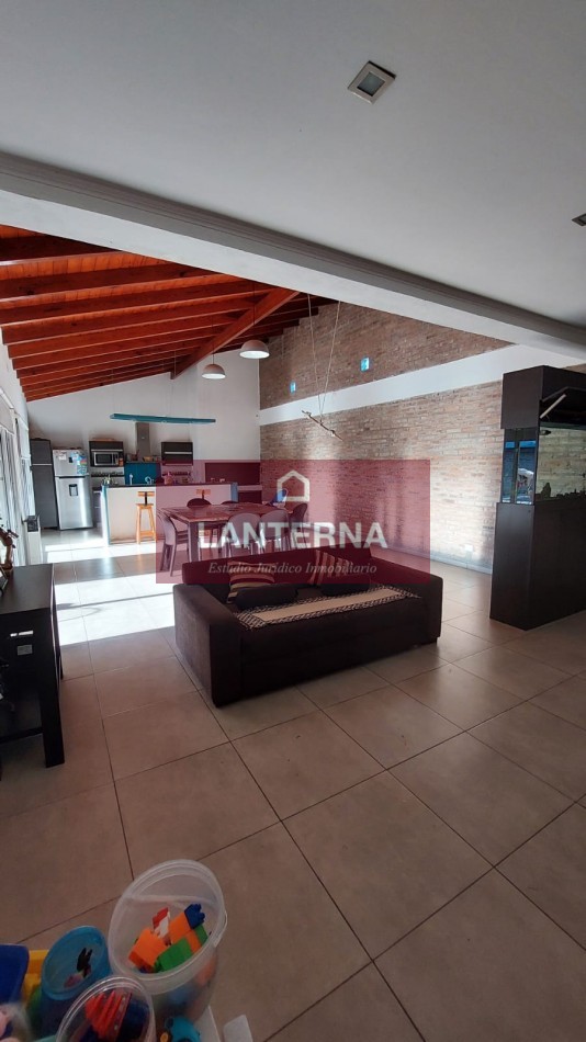 Casa en Venta 3 dormitorios con pileta - Zona Tortuguitas